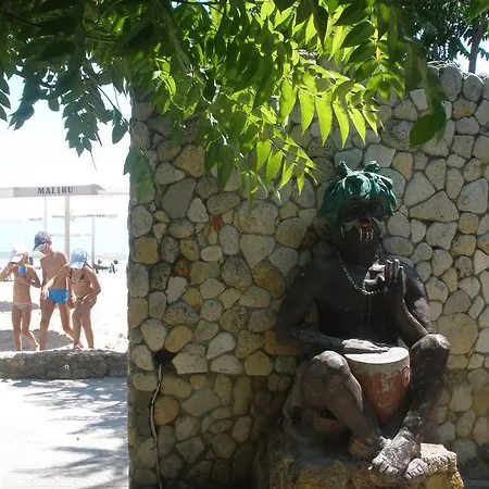Malibu Park Szálloda