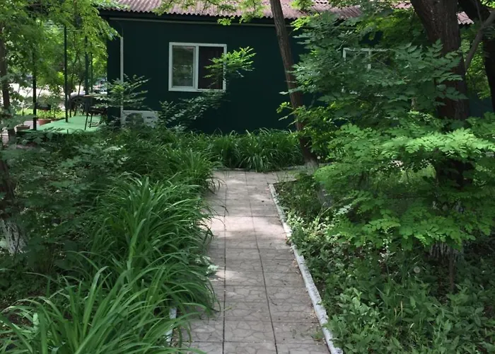 Malibu Park Готель *